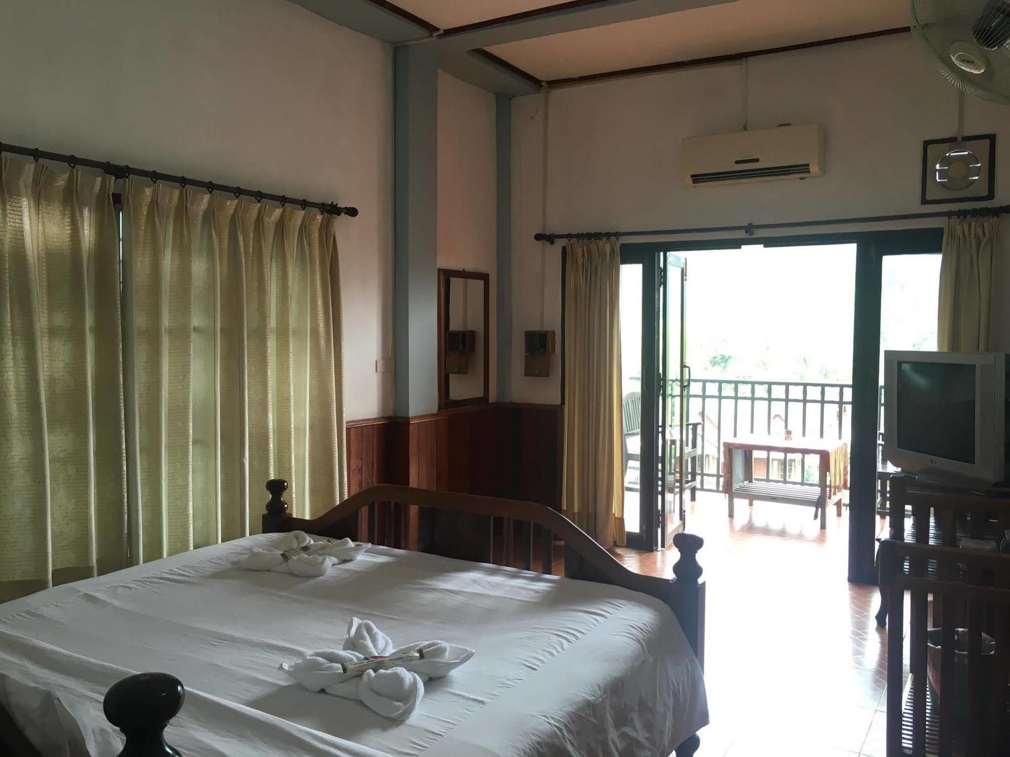 Domon Hotel วังเวียง ภายนอก รูปภาพ