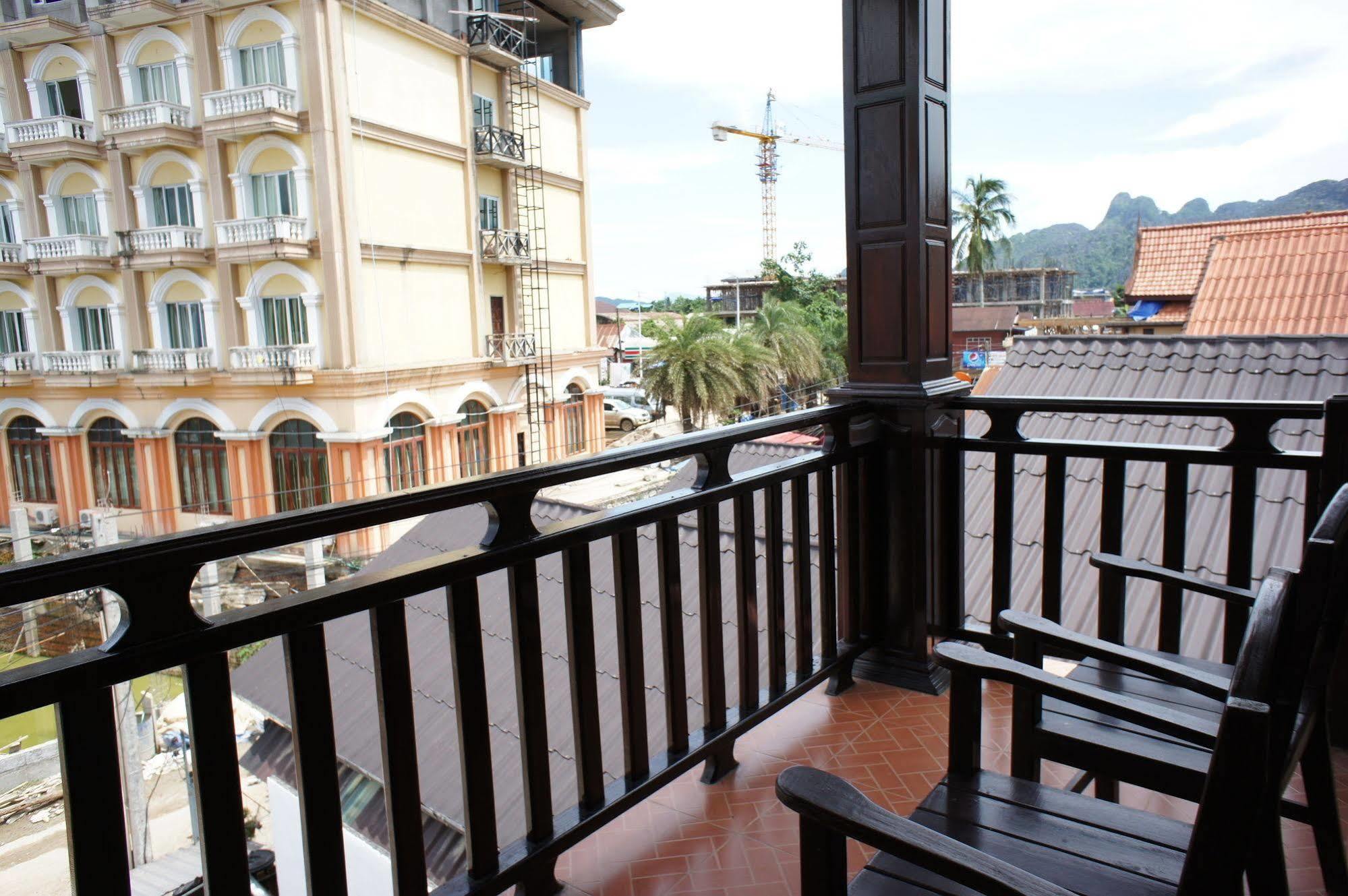 Domon Hotel วังเวียง ภายนอก รูปภาพ