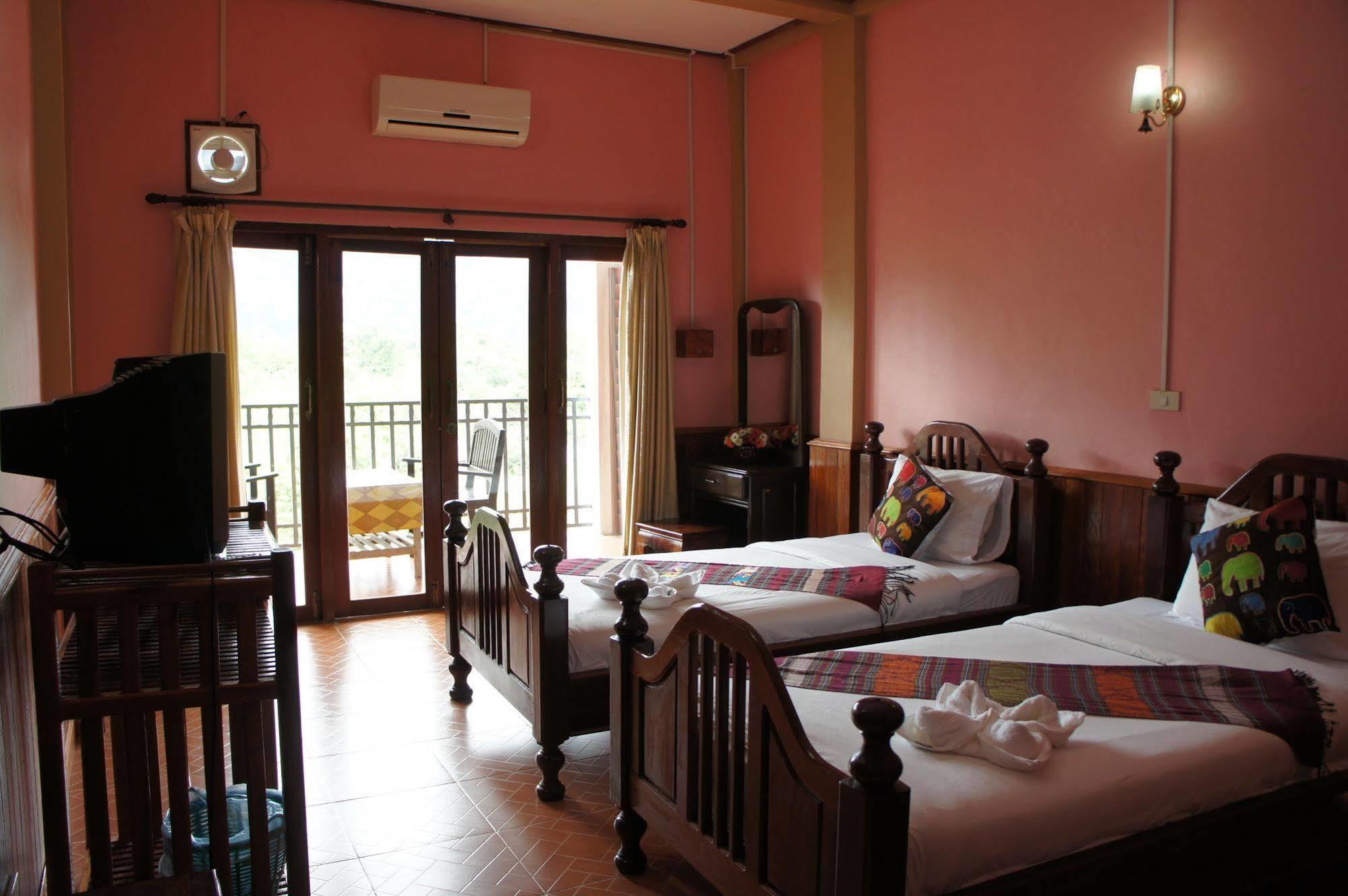 Domon Hotel วังเวียง ภายนอก รูปภาพ
