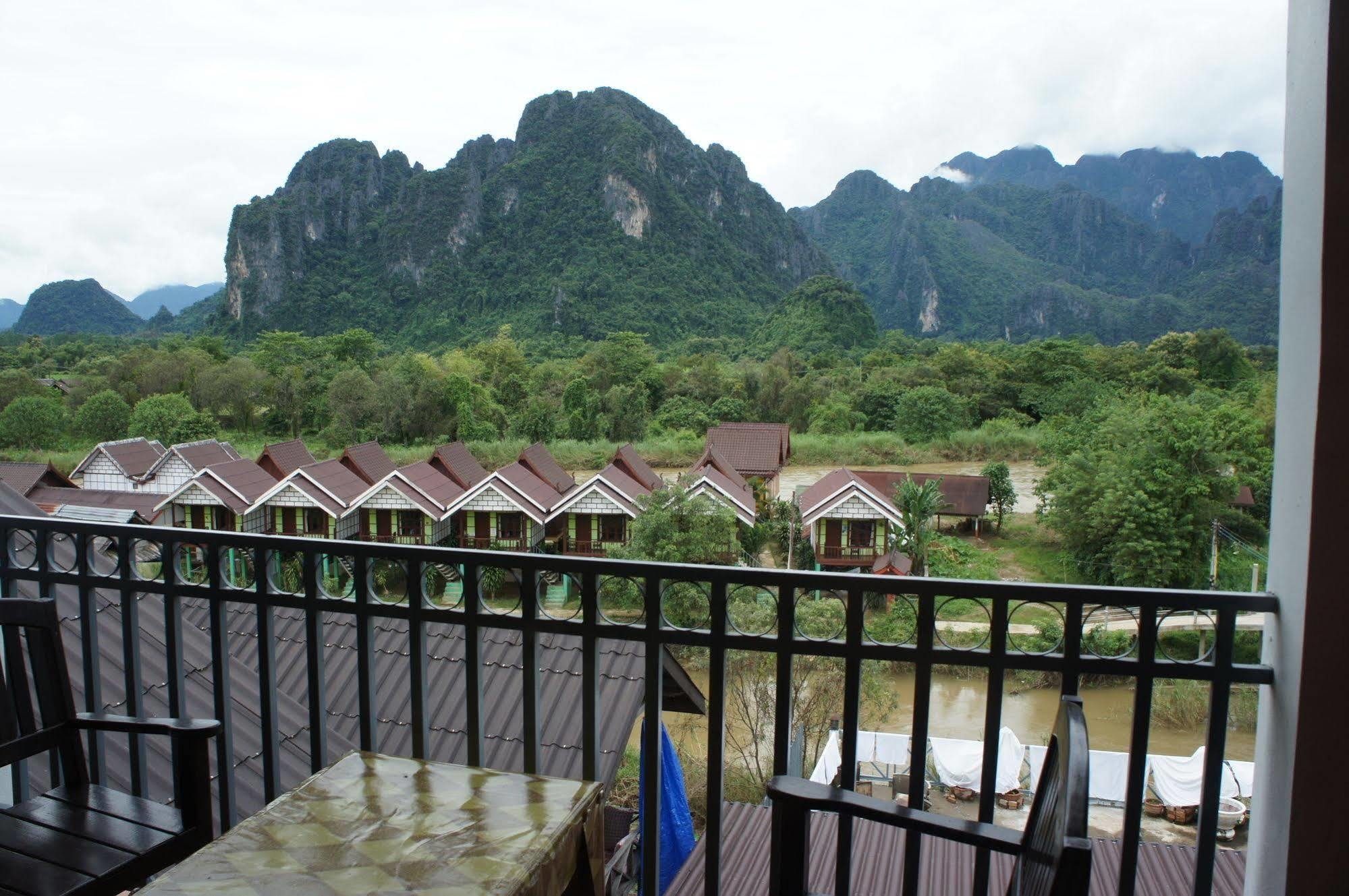 Domon Hotel วังเวียง ภายนอก รูปภาพ